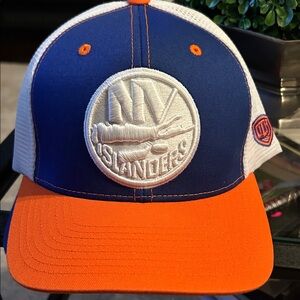 Islanders flex hat